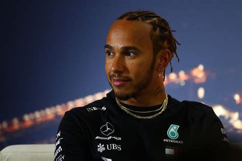 notícias sobre lewis hamilton